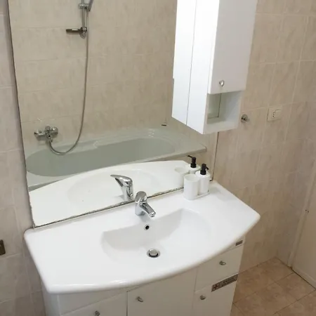 Mdapartment - Metro Laurentina Róma